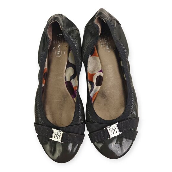 Coach Silver Gray Patent Leather Flats with Logo Buckle - Picture 2 of 5